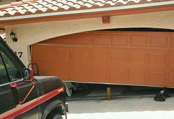 Garage Door Off Track - Temecula